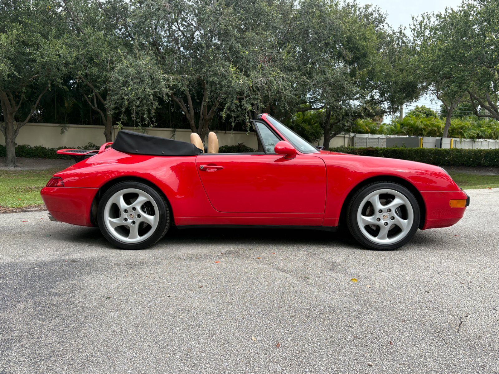 1998 Porsche 911 Carrera Cabriolet - Image 31