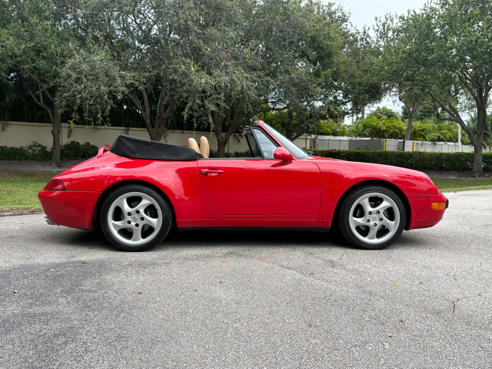 1998 Porsche 911 Carrera Cabriolet - Image 12