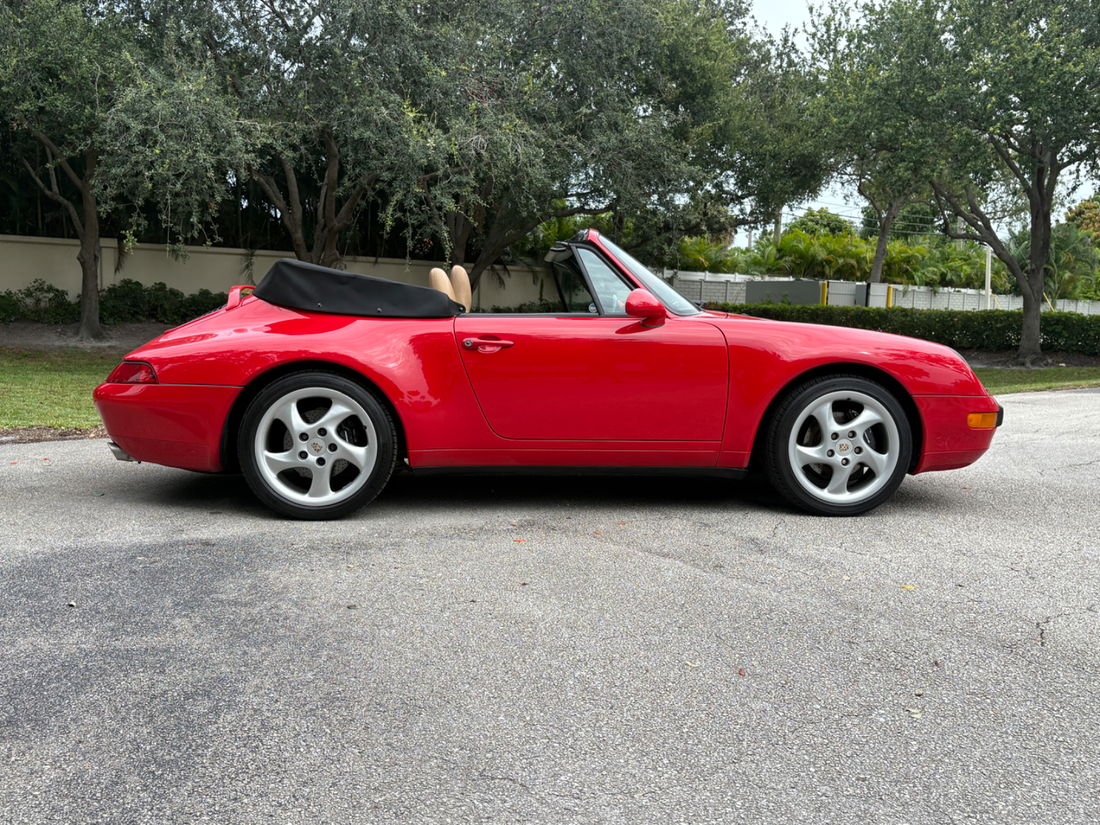 1998 Porsche 911 Carrera Cabriolet - Image 13