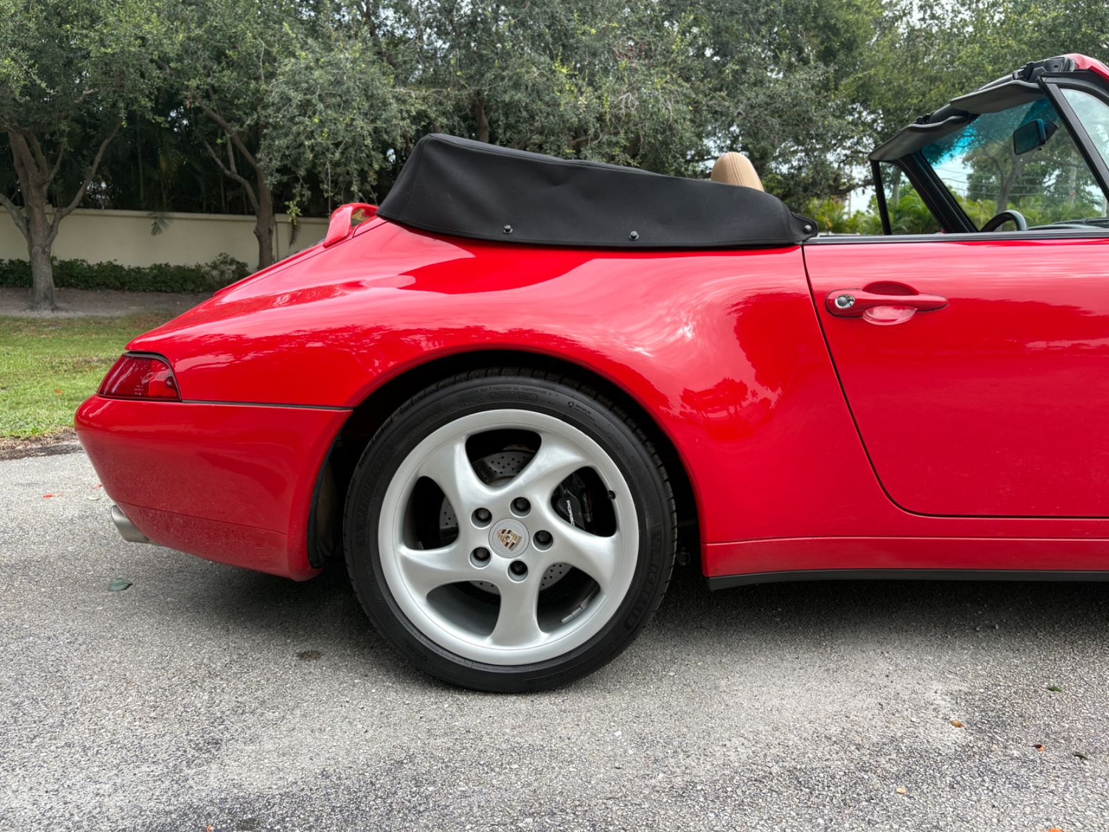 1998 Porsche 911 Carrera Cabriolet - Image 16