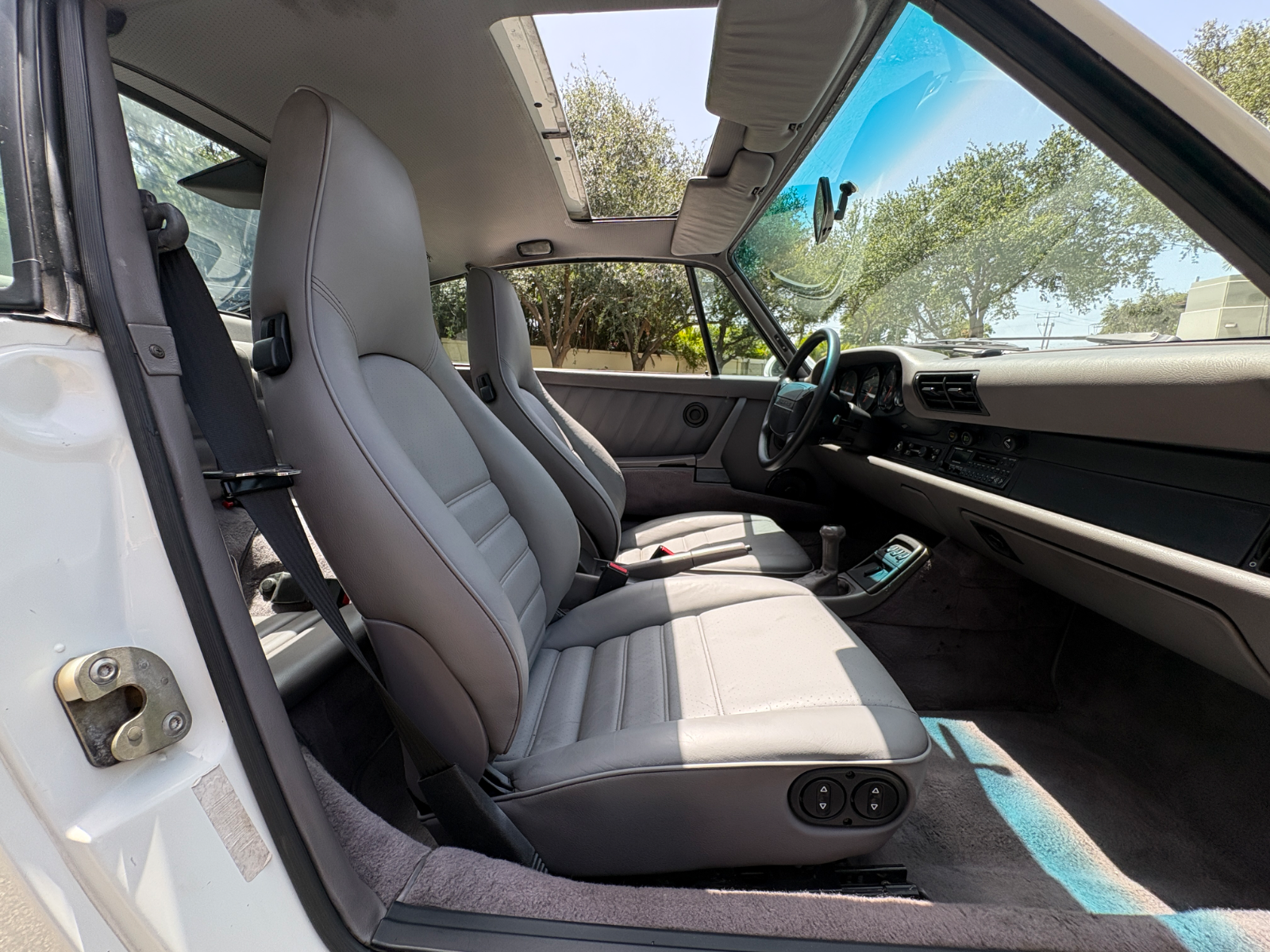 1991 Porsche 911 Carrera 2 - Image 46