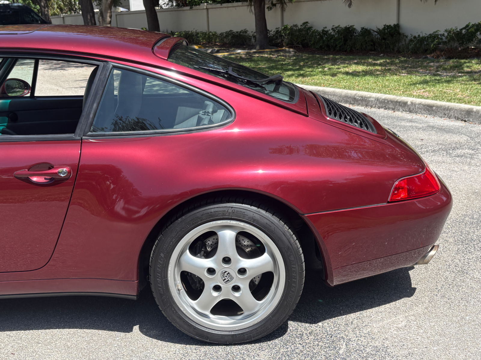 1997 Porsche 911 Carrera - Image 12