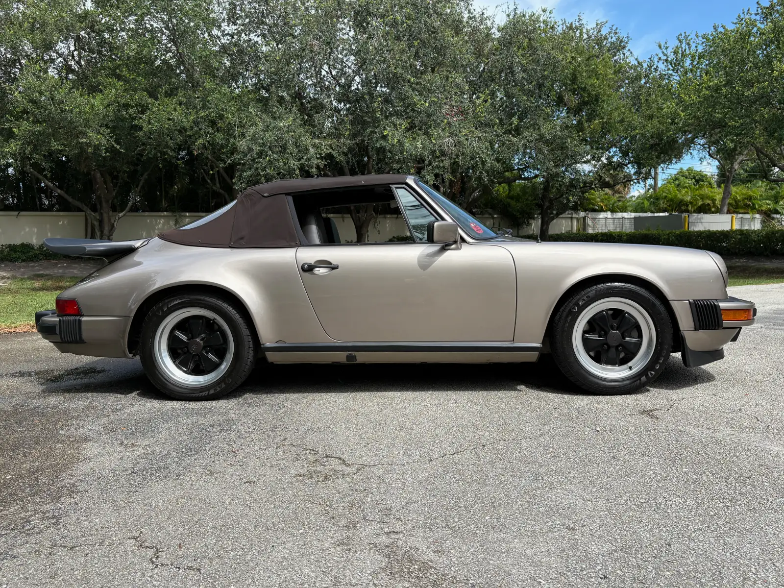 1984 Porsche 911 Carrera Cabriolet - Image 13
