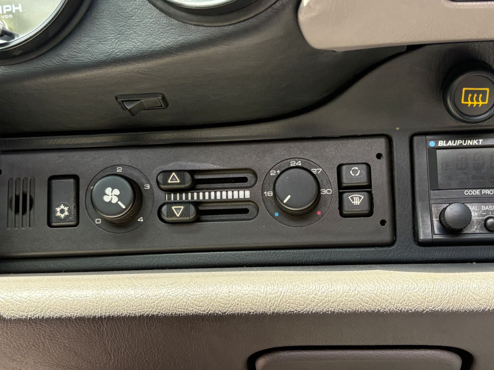 1991 Porsche 911 Carrera 2 - Image 33