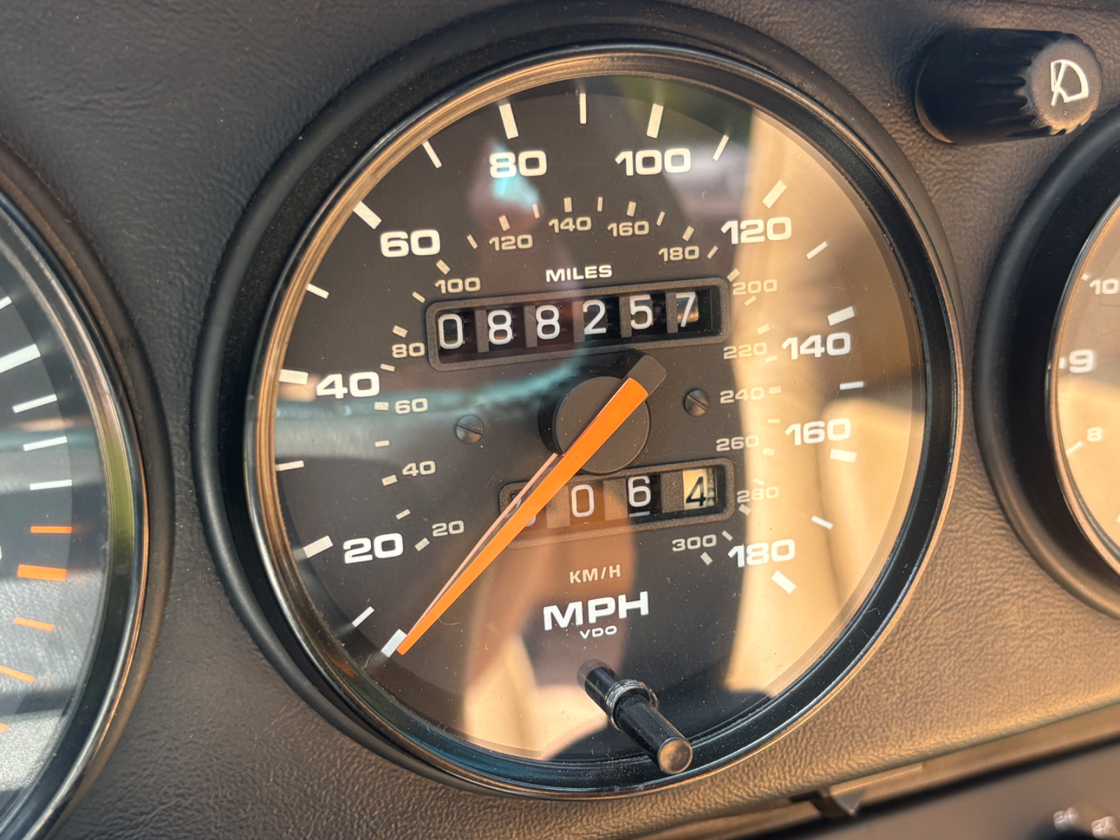 1990 Porsche 911 Carrera 4 Cabriolet - Image 20