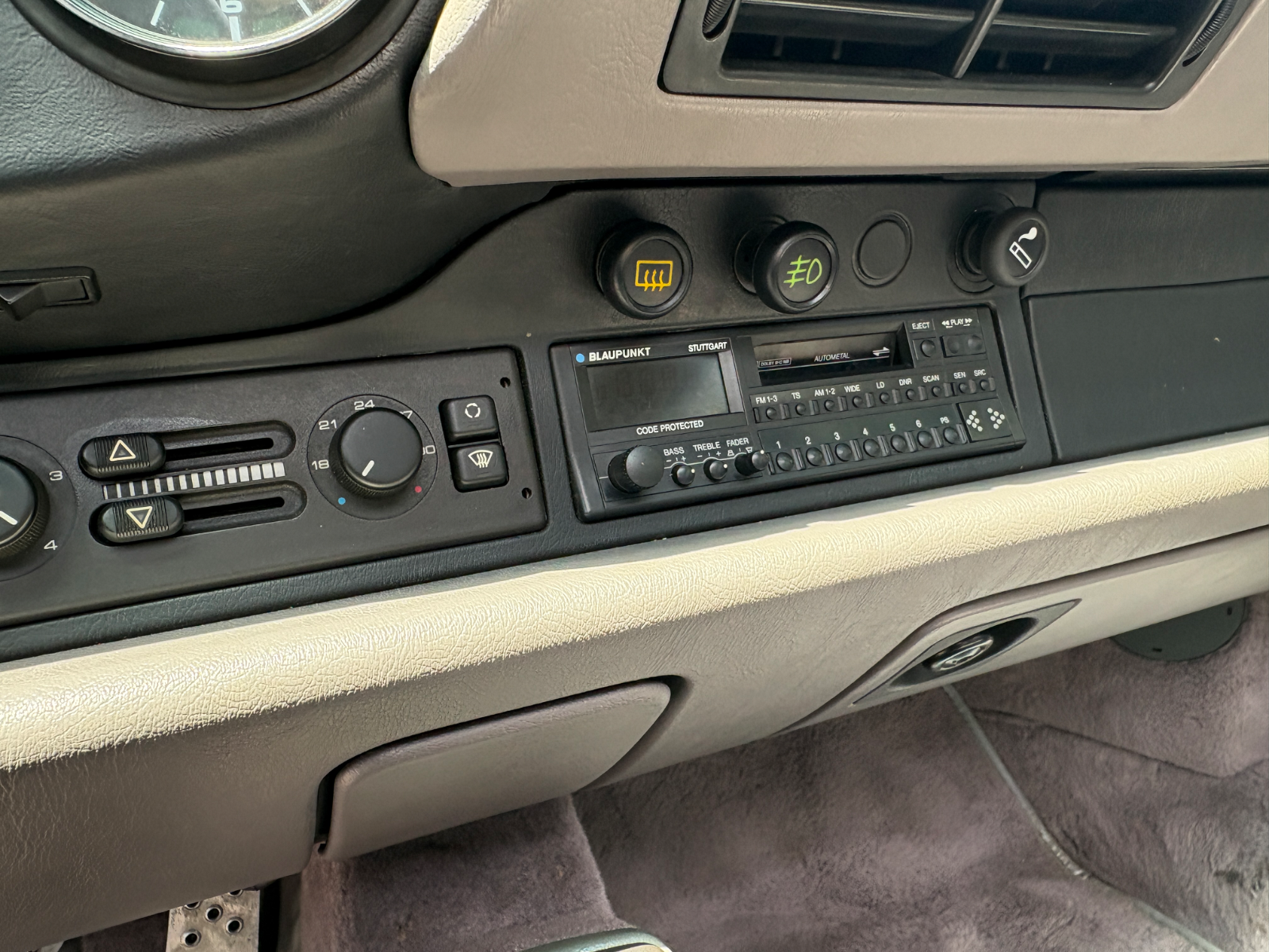 1991 Porsche 911 Carrera 2 - Image 31