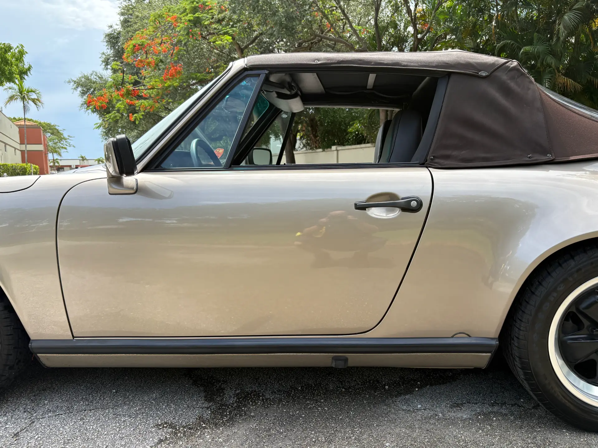 1984 Porsche 911 Carrera Cabriolet - Image 19