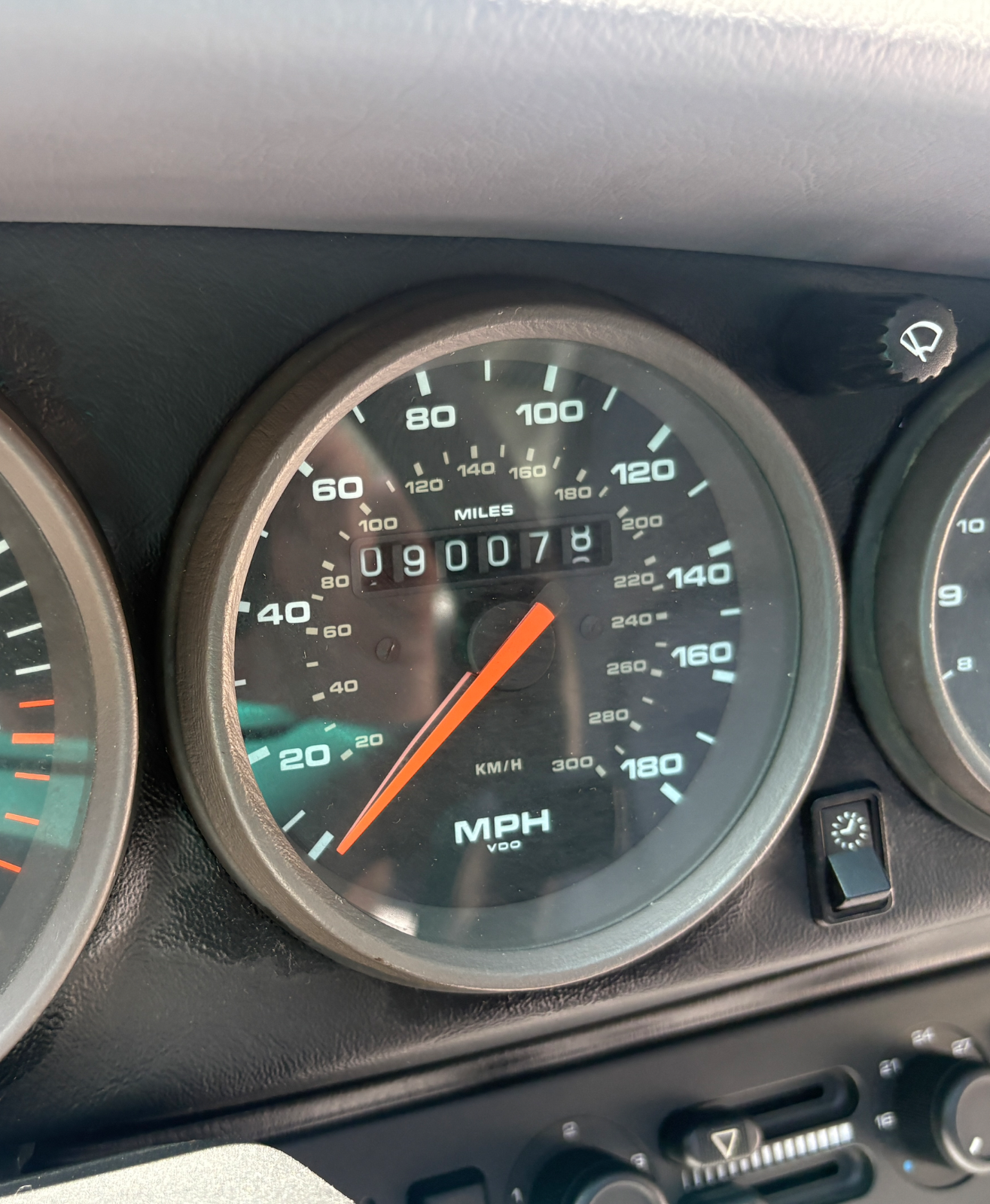 1997 Porsche 911 Carrera - Image 31