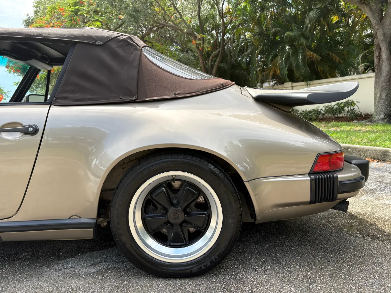 1984 Porsche 911 Carrera Cabriolet - Image 20