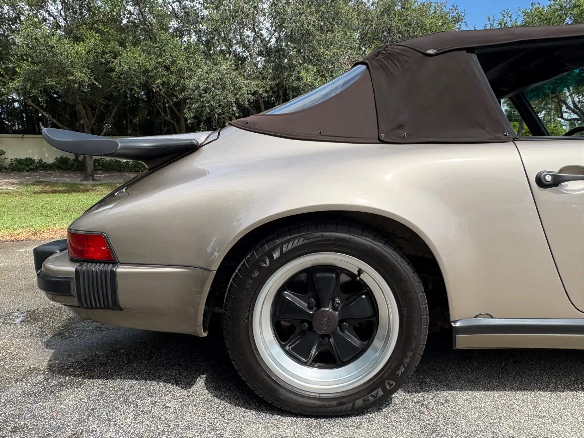 1984 Porsche 911 Carrera Cabriolet - Image 30
