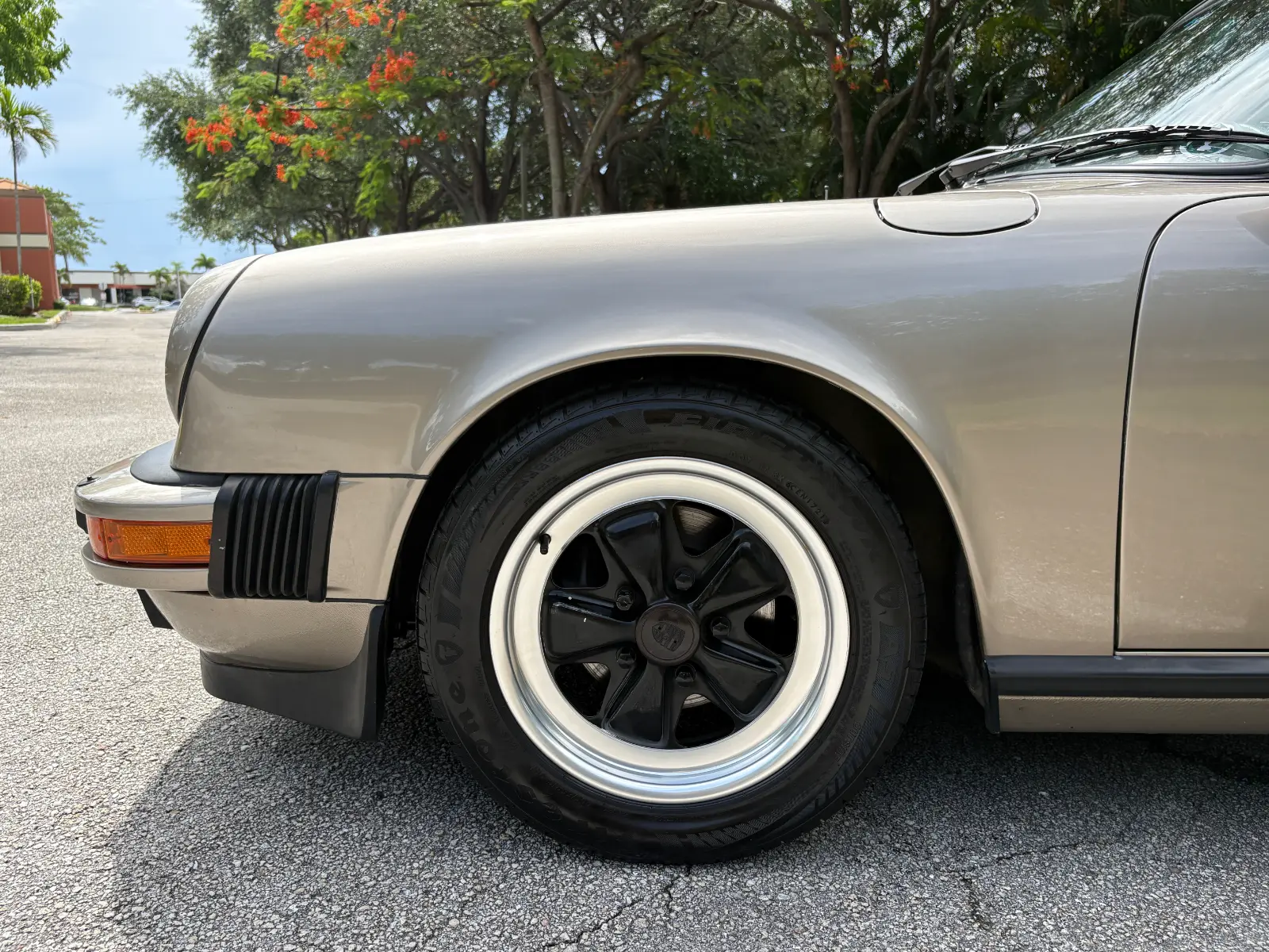 1984 Porsche 911 Carrera Cabriolet - Image 18