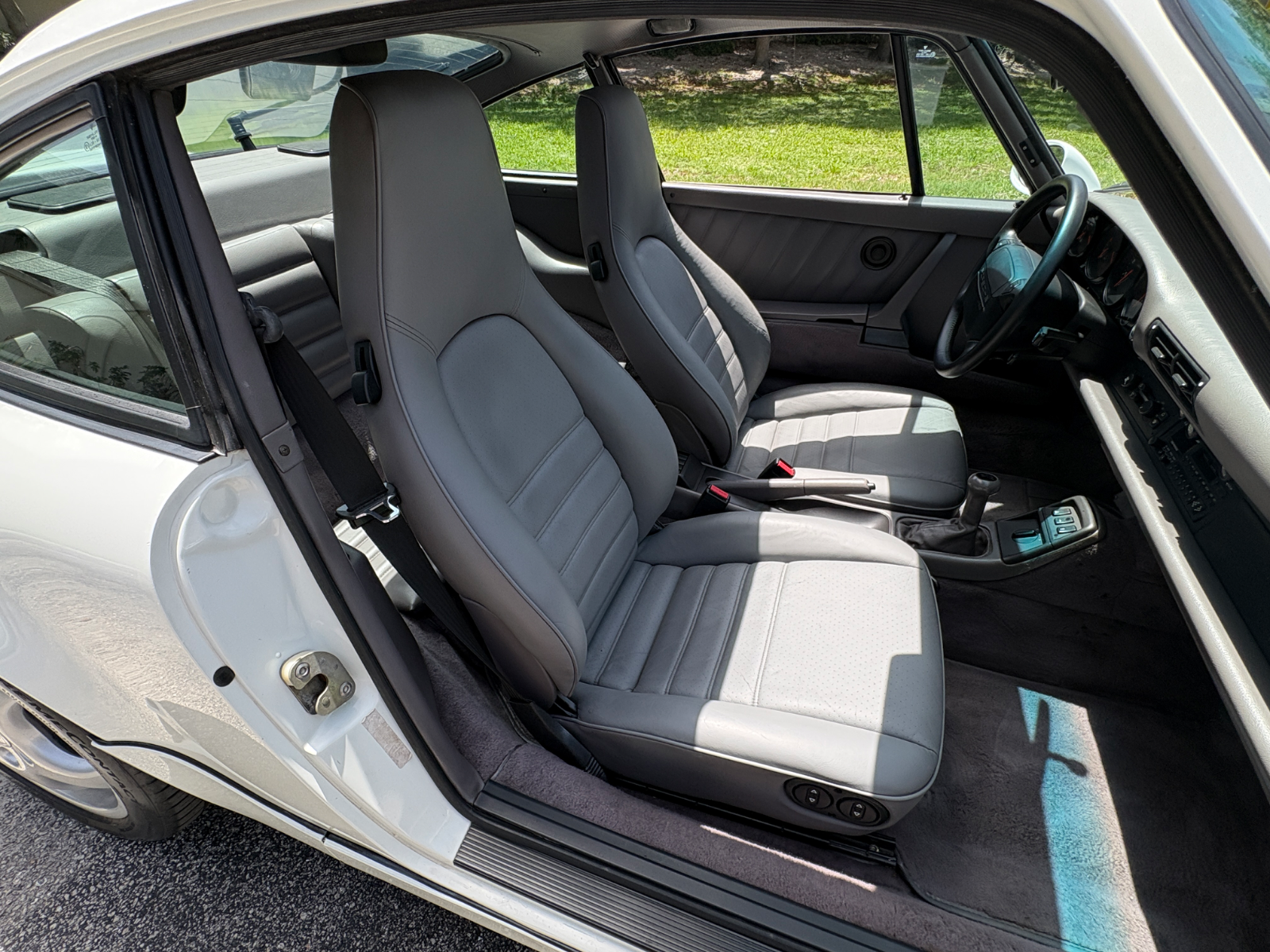 1991 Porsche 911 Carrera 2 - Image 44