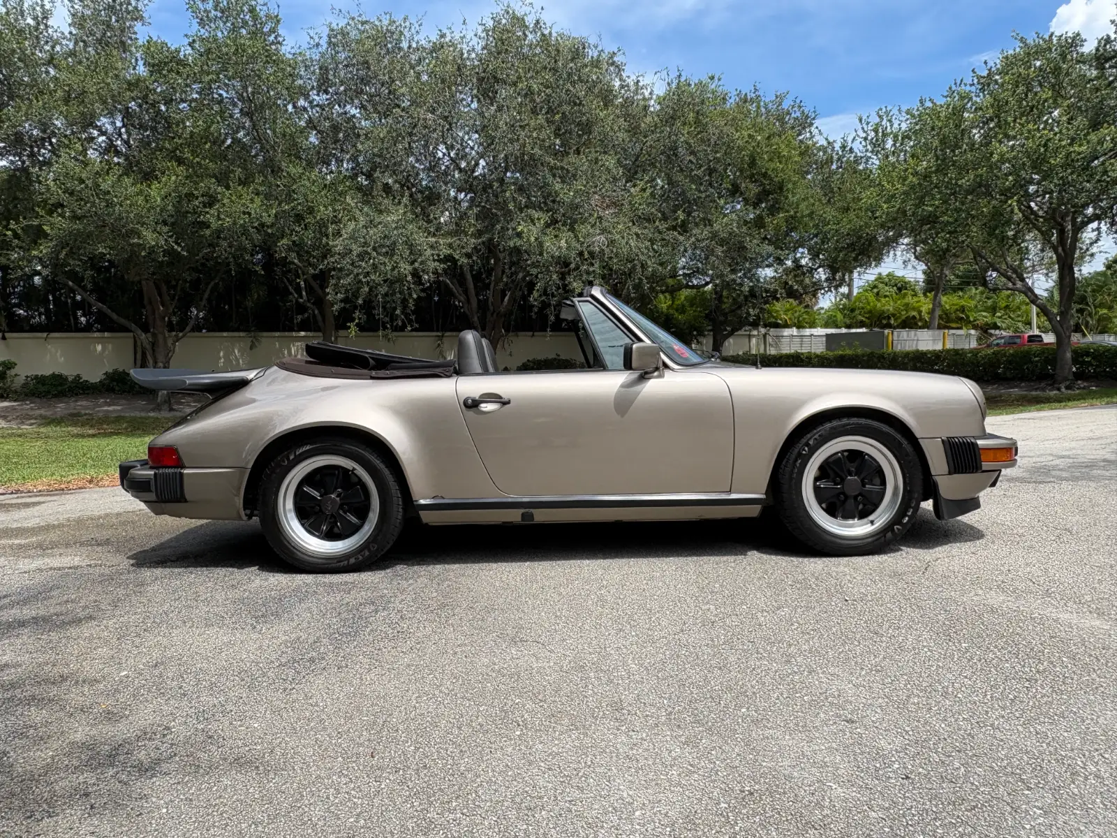 1984 Porsche 911 Carrera Cabriolet - Image 71